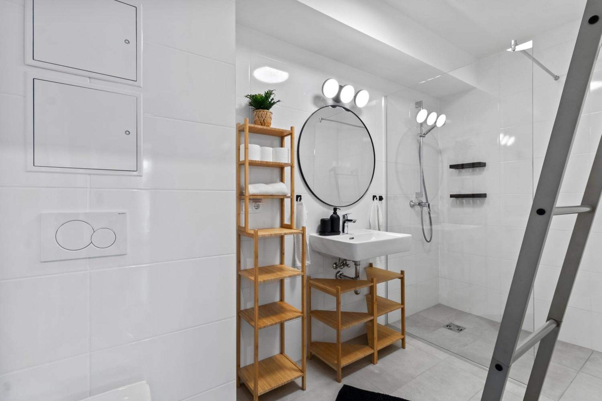 1 Min To Public Transport - 3 Min To Supermarket And Pharmacy - On-Site Parking For 19,90 Eur Vienna Exterior photo