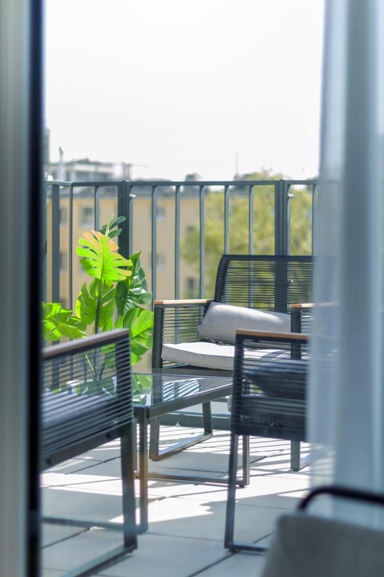 1 Min To Public Transport - 3 Min To Supermarket And Pharmacy - On-Site Parking For 19,90 Eur Vienna Exterior photo