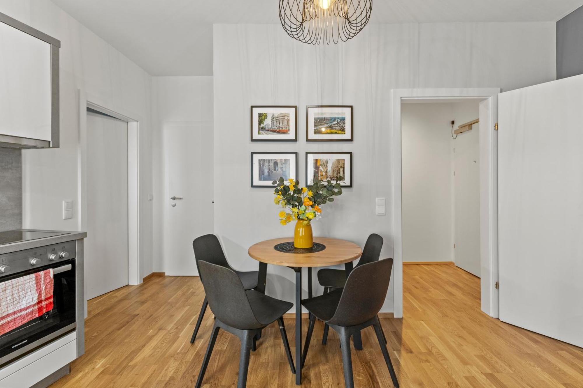 1 Min To Public Transport - 3 Min To Supermarket And Pharmacy - On-Site Parking For 19,90 Eur Vienna Exterior photo